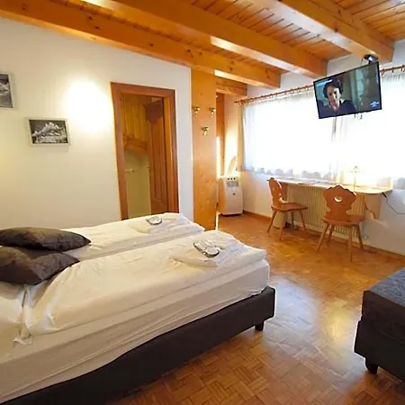 Miravalle-tre Cime Views מלון 3*